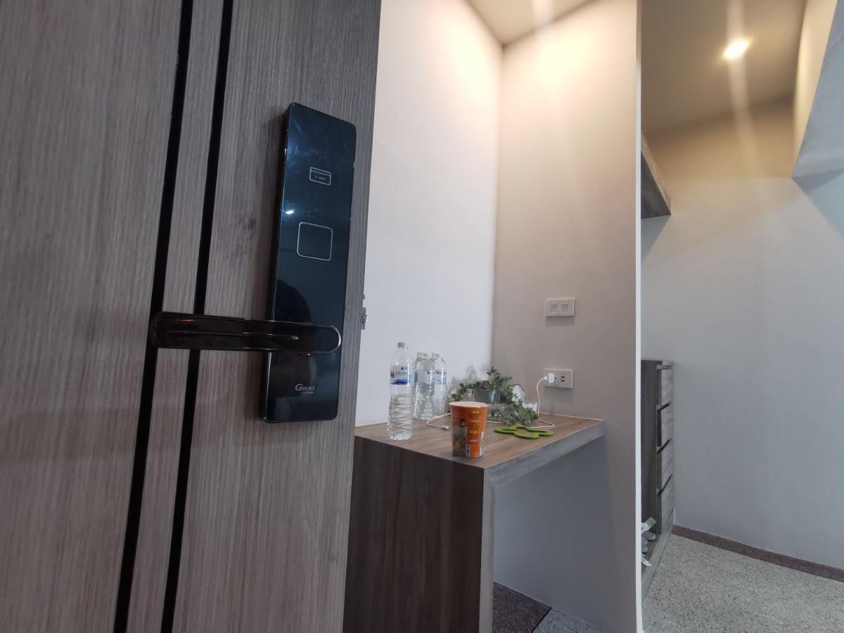 Abc@48 Hotel & Service Apartment Bangkok Exterior photo